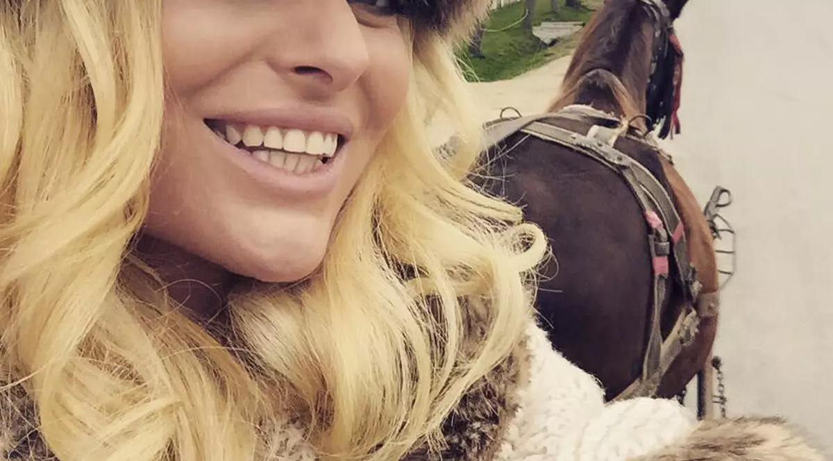 Delia nu se dezminte. A ieșit cu căruța la plimbare!