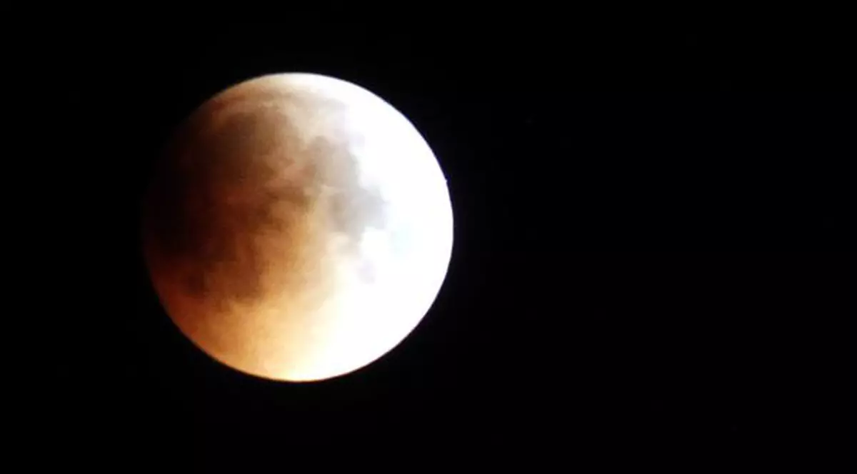 Eclipsa parţială de Soare din 20 martie. Află ce se întâmplă în România şi cum te protejezi de orbire 