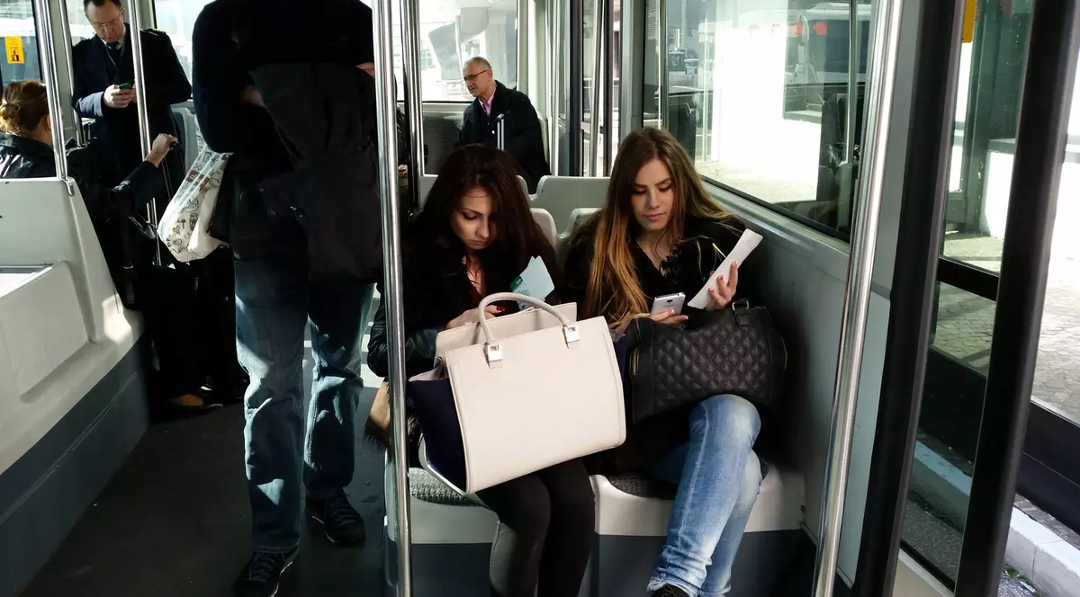 Fetele de la Etnic își șochează apropiații. Află de ce sunt dependente