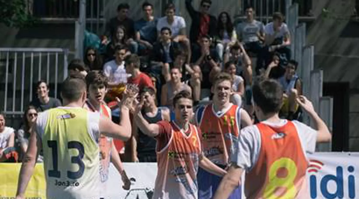 Înscrie-te la Sprite Streetball Battle, ia-ţi tricoul şi prietenii şi hai la joacă!