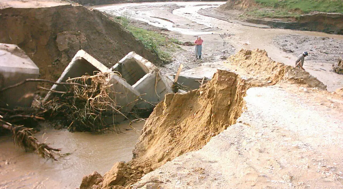 COD GALBEN de inundații până LUNI. Care sunt zonele vizate