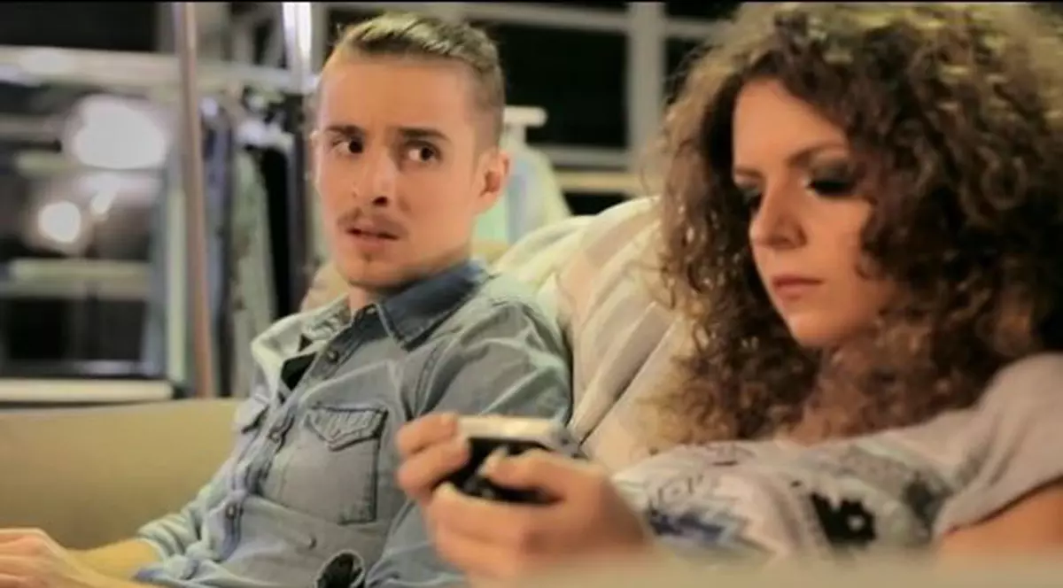 Andrei Leonte își serbează ziua de naștere împreună cu fanii. Lanseaza o noua piesa, "Care pe care" | VIDEO