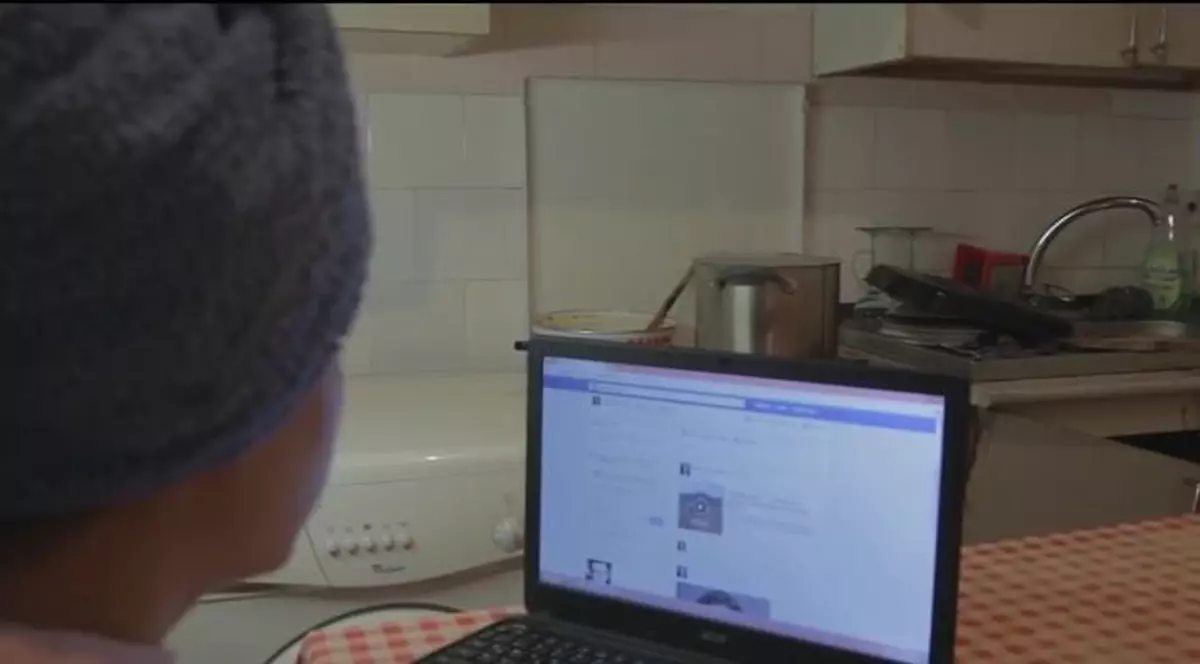 ĂSTA e VIRALUL din ROMÂNIA! E și despre MAMA TA, dacă are CONT DE FACEBOOK! | VIDEO