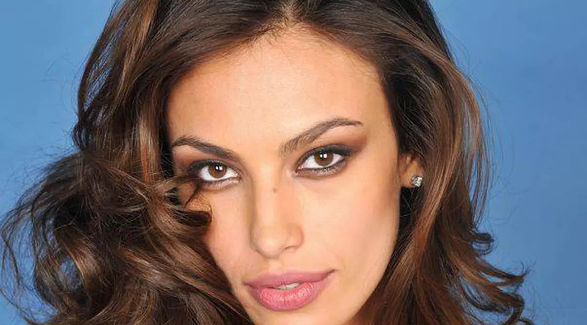 Un baschetbalist din NBA, înnebunit după Mădălina Ghenea: «Este cea mai frumoasă femeie din lume»