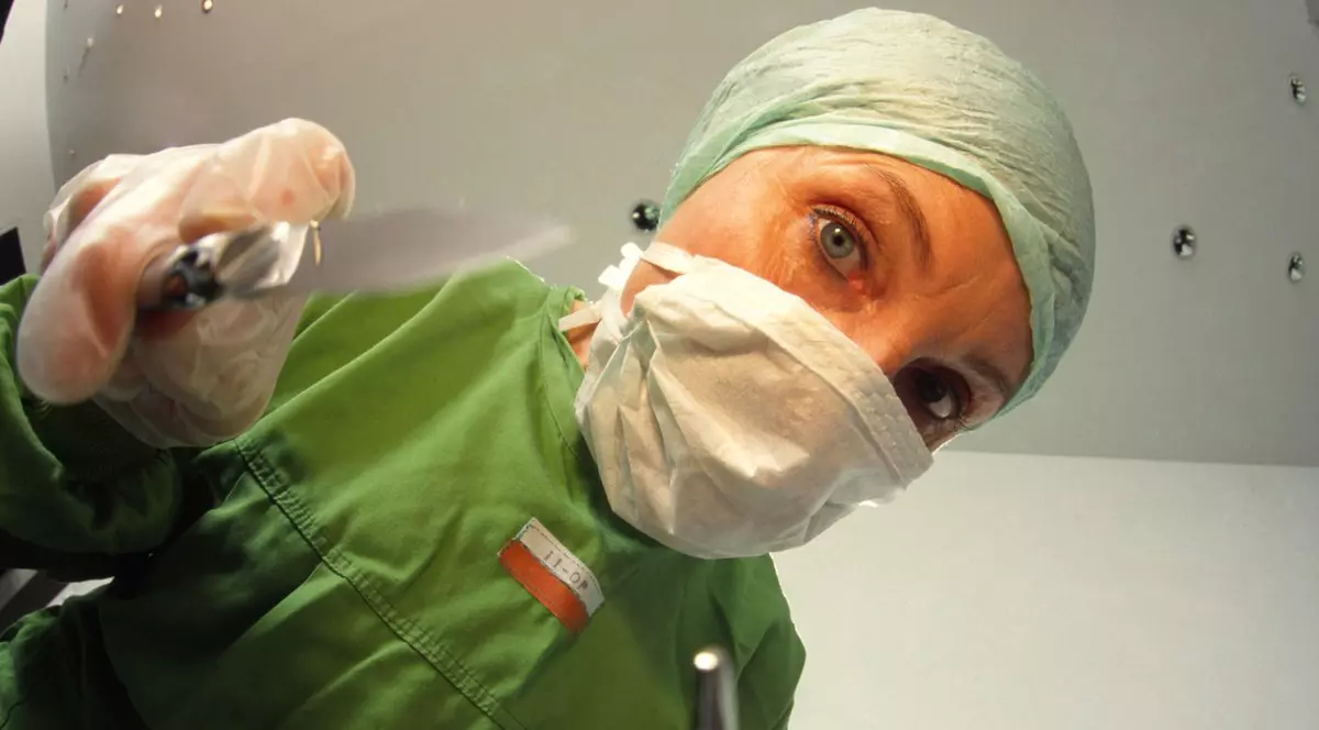 Caz incredibil de malpraxis. Un buzoian a rămas fără penis din cauza unor asistente