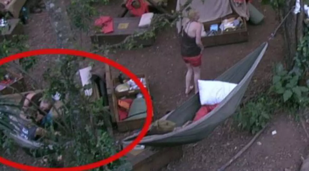 DEZVĂLUIRI din JUNGLĂ. Cum s-a SĂRUTAT Mihai TRĂISTARIU cu GINA PISTOL, la ”Sunt celebru, scoate-mă de aici”