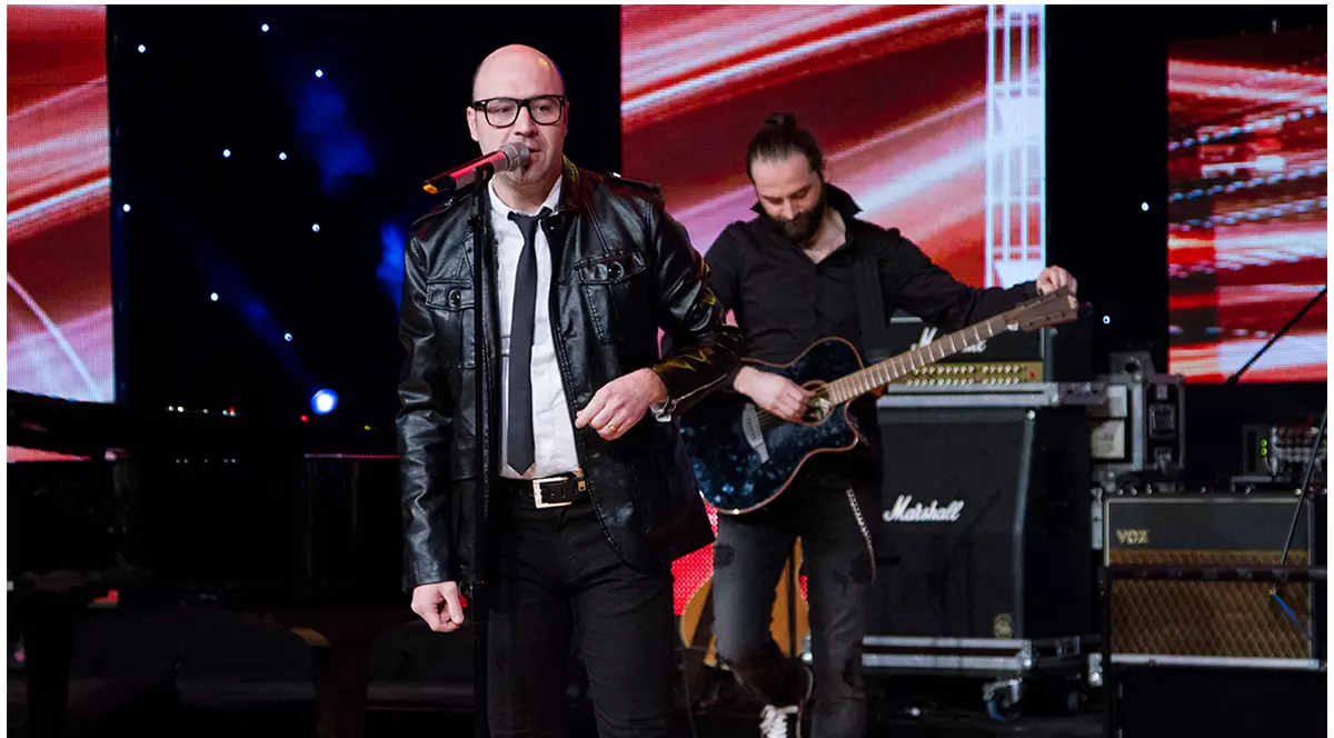 Miță de la Bere Gratis nu se mai teme de chelie. S-a tuns bec!