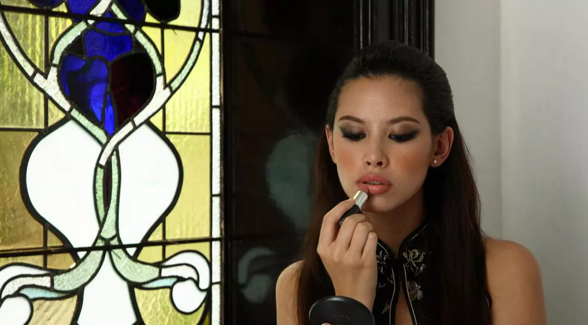 Îți lauzi prea mult copiii? Vezi ce riști!