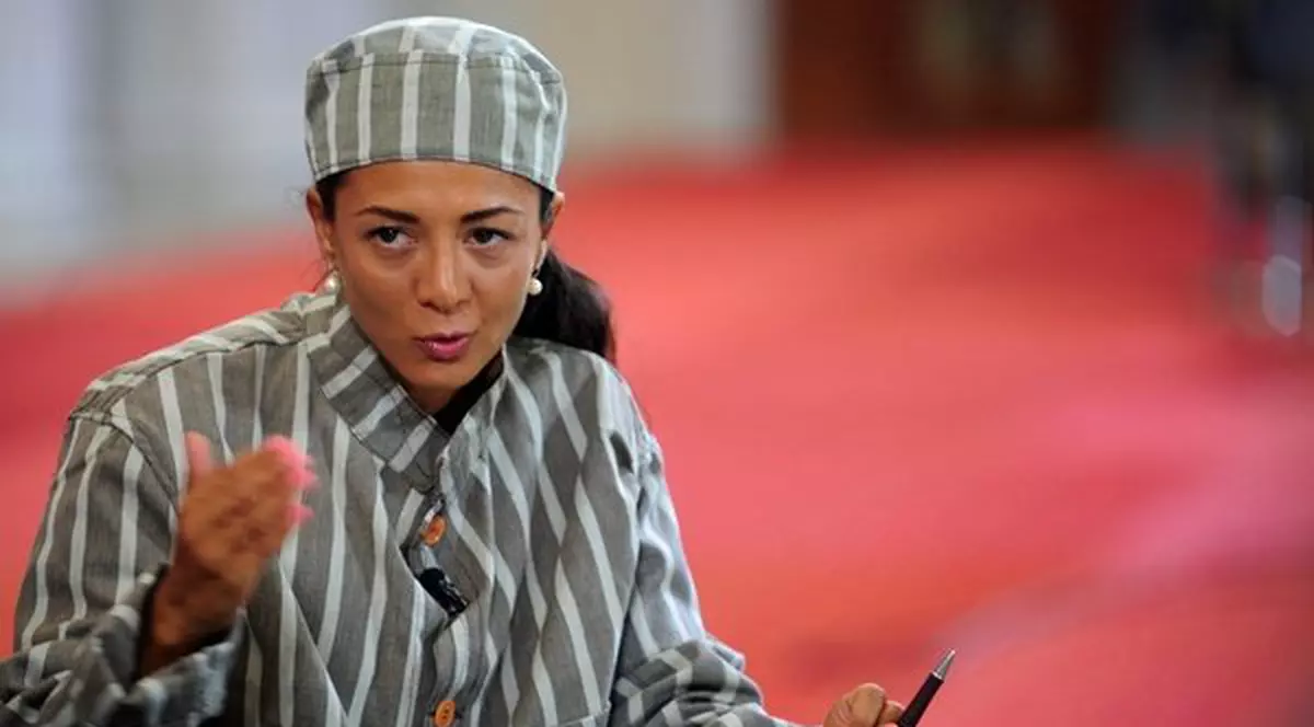 Iubita lui Vanghelie în zeghe de pușcăriaș! A avut o presimțire!