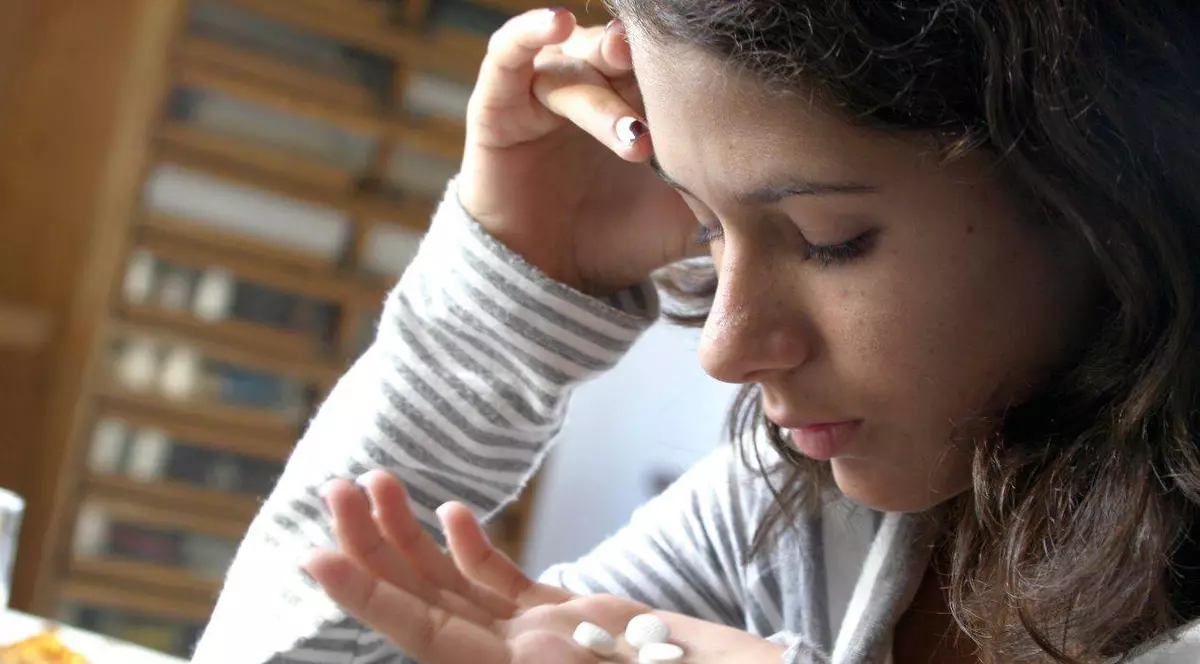 AVERTISMENT! La ce RISCURI MAJORE sunt supuși cei care iau PARACETAMOL