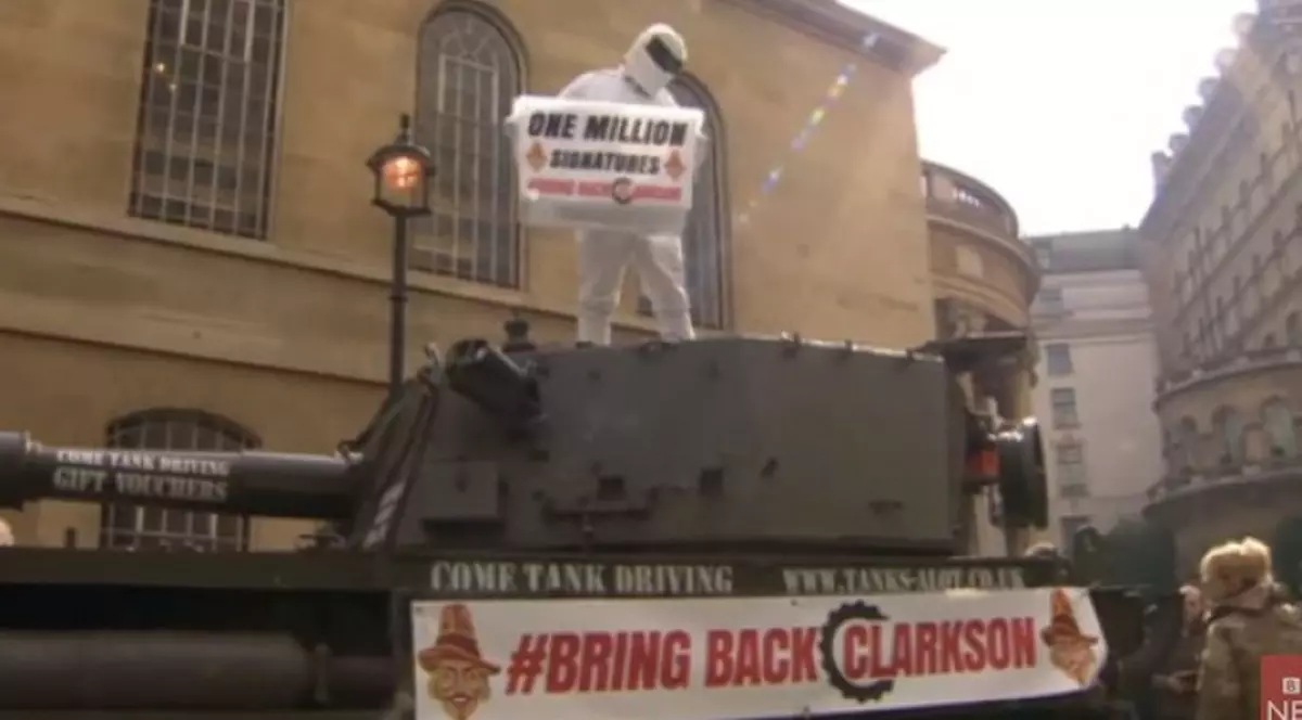 Au mers cu TANCUL la televiziune ca să nu-l dea afară pe Jeremy Clarkson | VIDEO