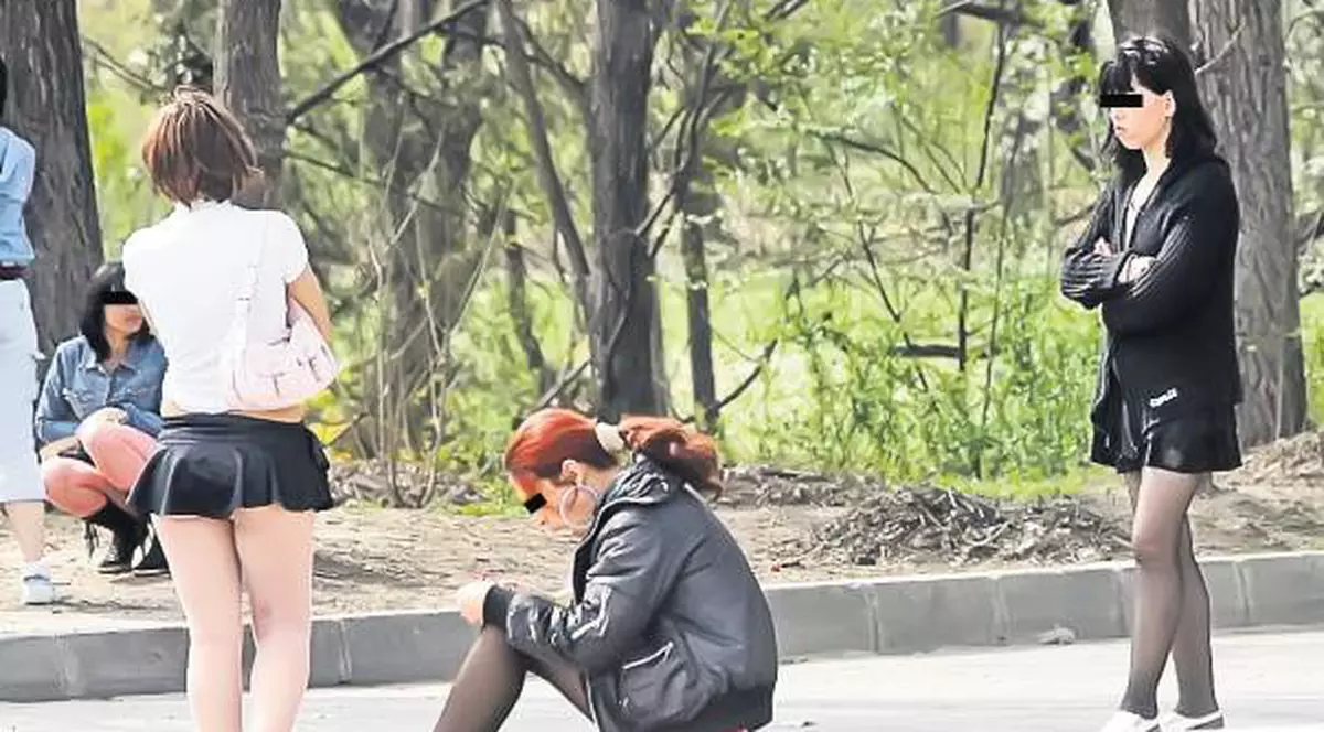 Metoda ”loverboy” încă prinde. ”Oltence fierbinți”, transformate în sclave sexuale