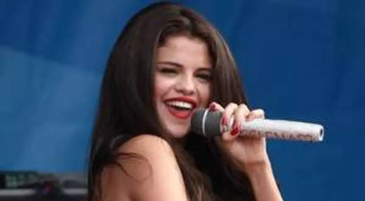 SELENA GOMEZ face destăinuiri INTIME. "Aveam 18 ani, cu el a fost prima DATĂ"