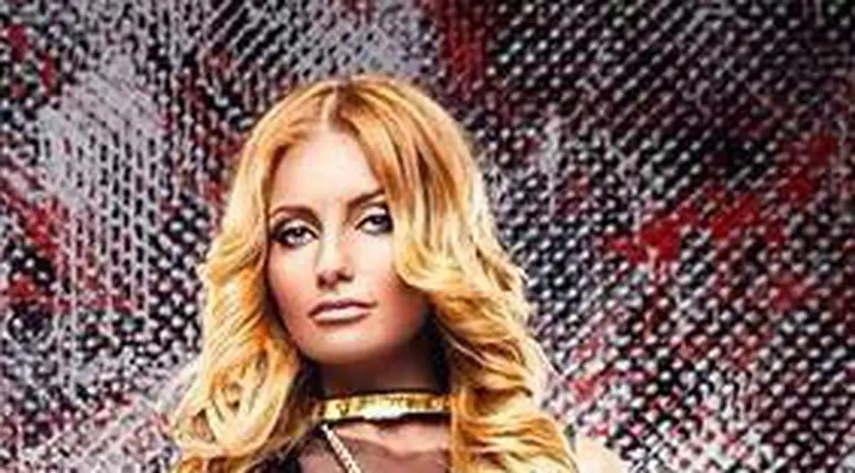 EXCLUSIV/ Altădată în top, Sylvia și Dj Rynno au ajuns să se vândă ieftin. Cei doi cântă la nunți pentru 1.800 de euro