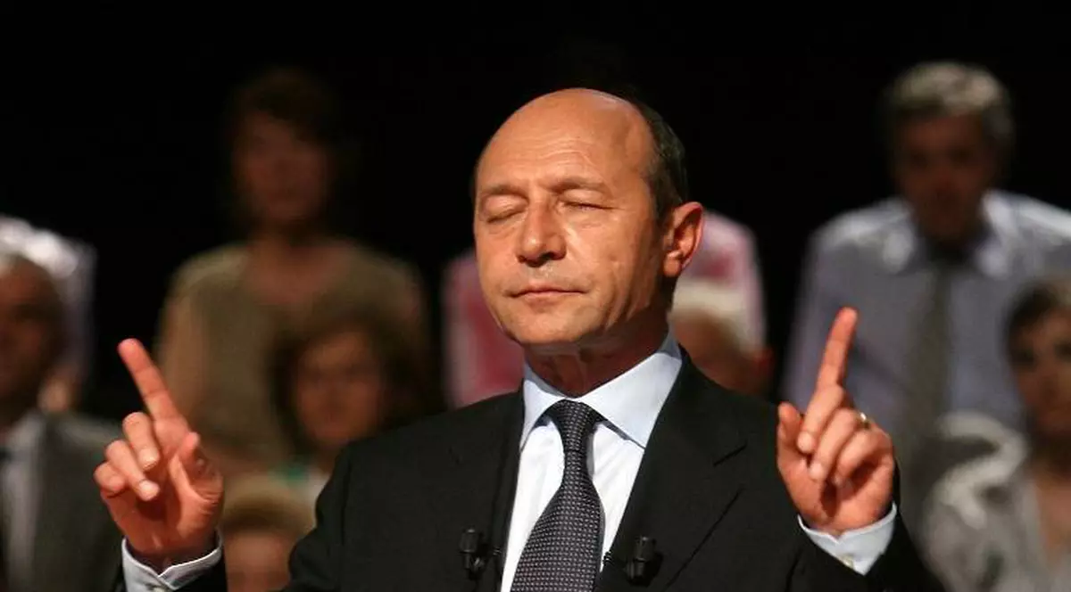 DENUNȚ BOMBĂ: Pinalti îl înfundă pe Traian Băsescu