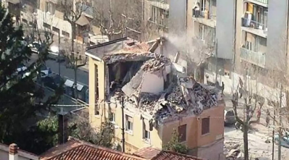 Doi meseriași români, cercetați pentru explozia de la Trieste