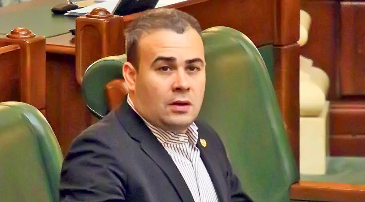 Ministrul finanțelor Darius Vâlcov e terminat! A pierdut tot!