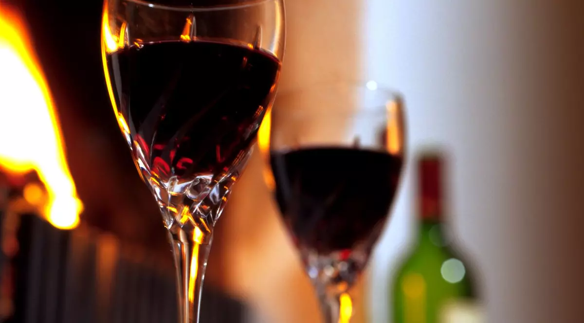 Încă un mit demontat! Vinul, secretul unui chip frumos. Explicația specialiștilor