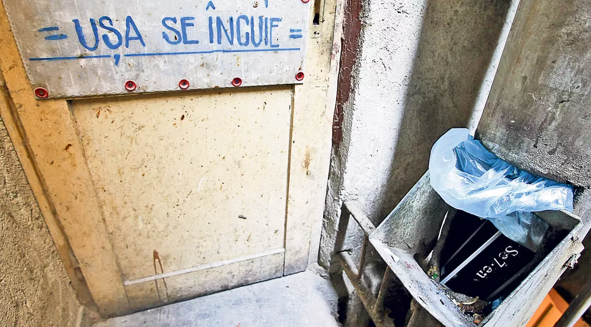 La cerințele Uniunii Europene, autoritățile încep să ia măsuri. Consilierii bucureșteni au decis: dispar ghenele de la bloc