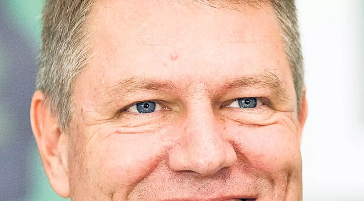 Iohannis își face bucătărie de lux | Administrația prezidențială investește 29.000 de euro în farfurii, pahare și tacâmuri