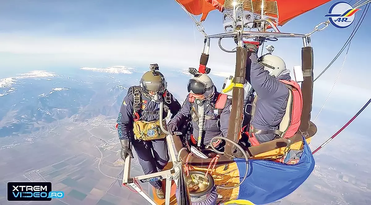 Săritură de la 10.400 de metri! Record doborât după 45 de ani