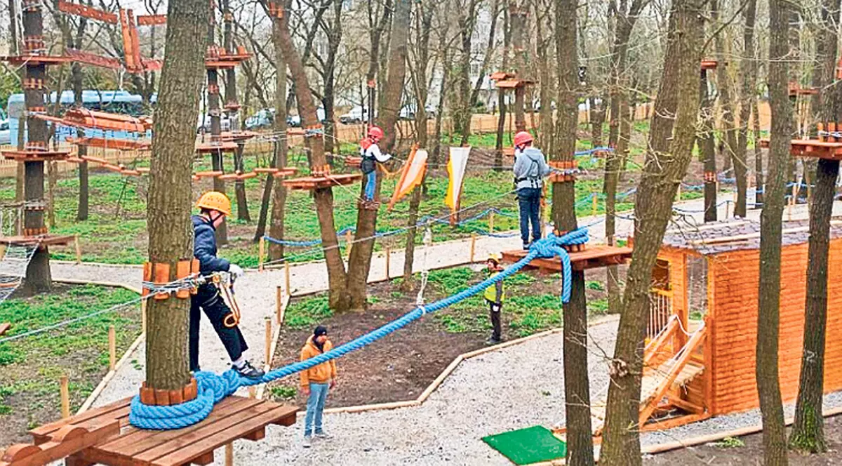 Unde se distrează copiii la mare?