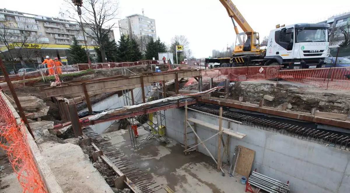 Se lucrează la foc continuu la CEL MAI MARE PASAJ DIN BUCUREȘTI