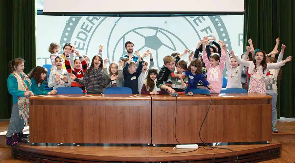 Federația Română de Fotbal a fost condusă astăzi de copii / GALERIE FOTO