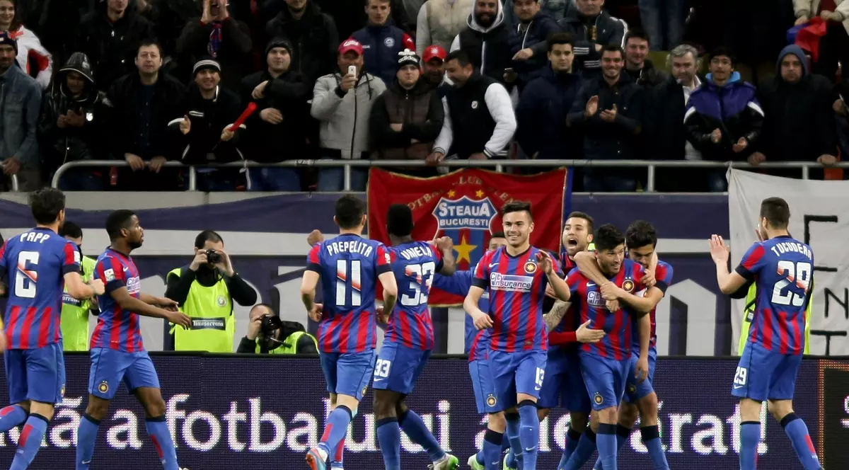 Jucătorii Stelei, ironizați: ”Au luat-o cu șprițurile și cu gagicile!”