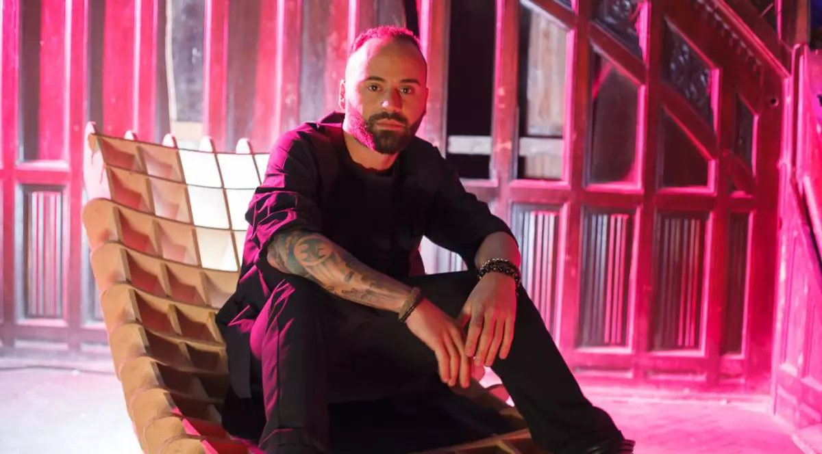 PREMIERĂ LIBERTATEA.RO | Matteo lansează un nou videoclip, “Gândesc cu voce tare” | VIDEO 