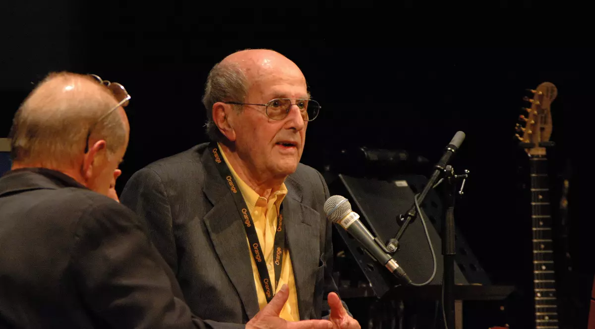 Cineastul portughez Manoel de Oliveira a murit la vârsta de 106 ani