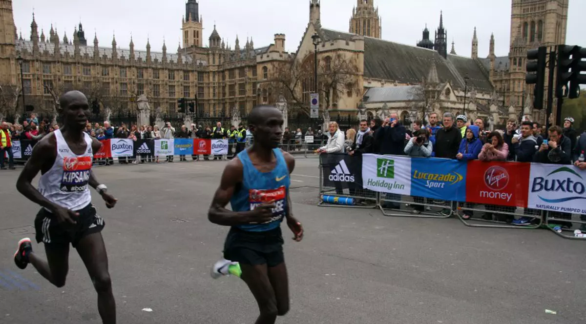 Etiopiencele și kenyenii, cei mai tari la Maratonul Londrei. Paula Radcliffe, în lacrimi / FOTO