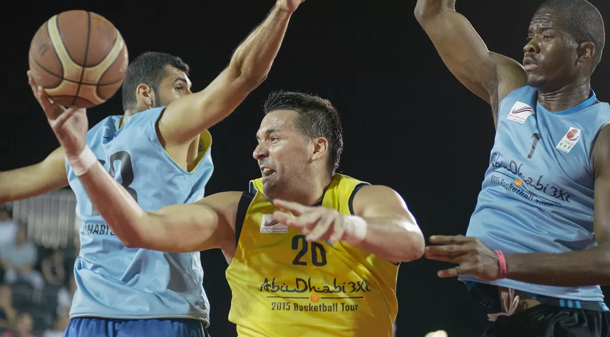 Un baschetbalist român, pe urmele lui Iordănescu şi Olăroiu în Emirate