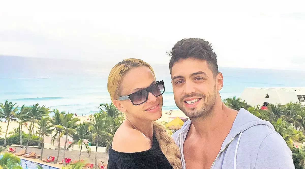 Anda Adam și-a ales două vedete ... de onoare