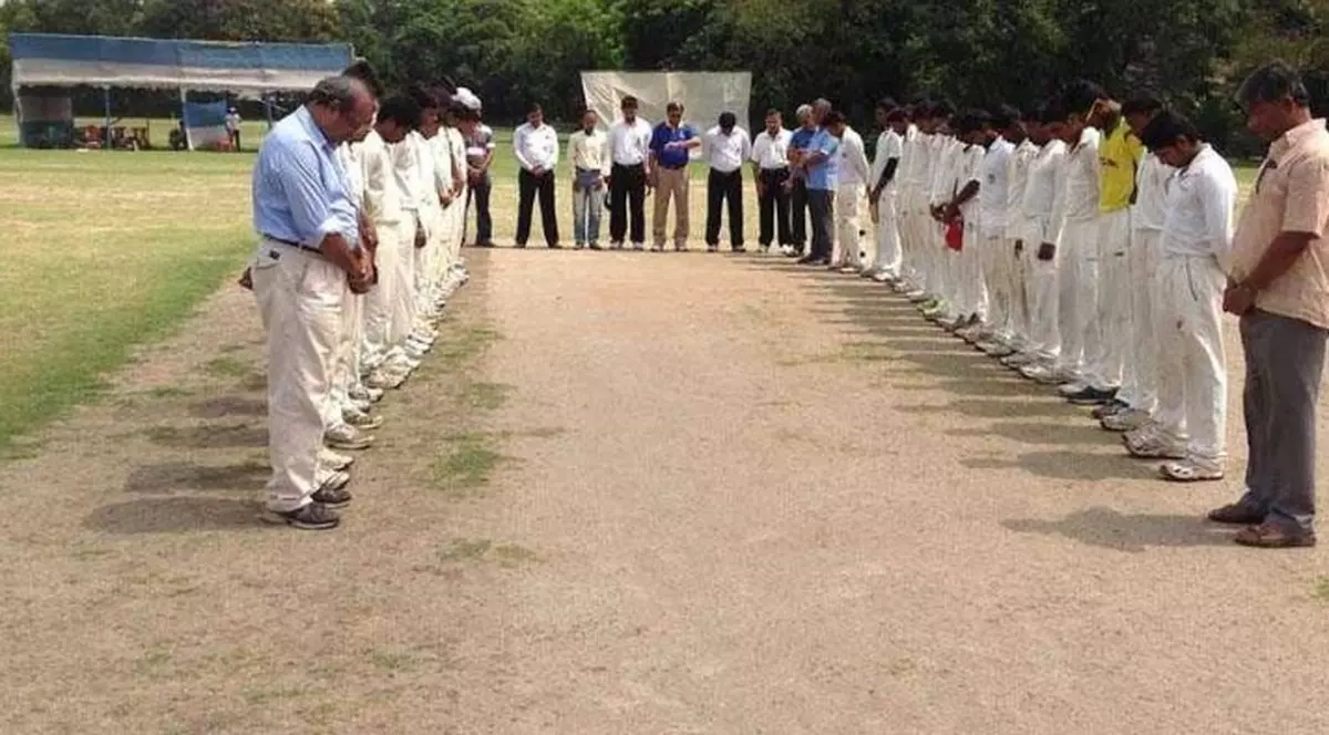 Cea mai stupidă moarte din sport! S-a lovit și a picat lat!