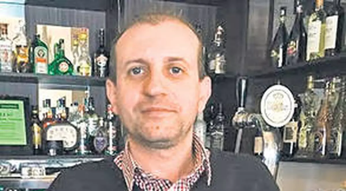 E OFICIAL! Statul îşi ia bacşiş din bacşişuri