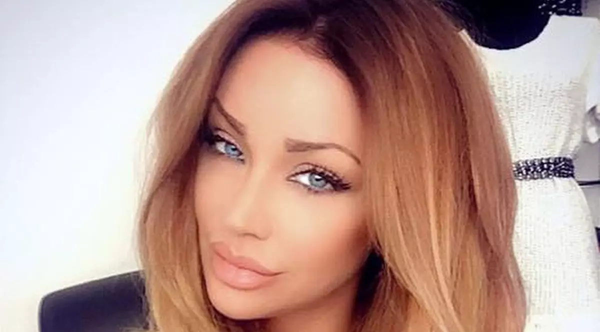 Așa nu ai văzut-o niciodată! Bianca Drăgușanu cu părul blond platinat și tunsă scurt | FOTO