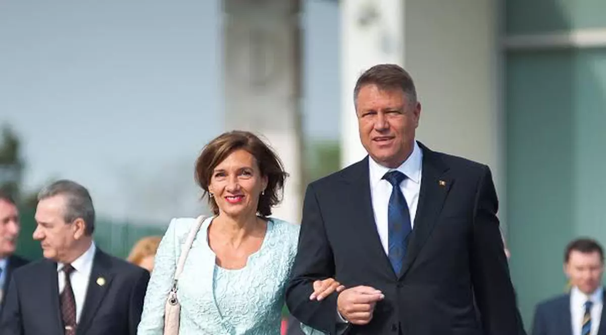 De UNDE își ia PRIMA DOAMNĂ ținutele pentru ceremoniile oficiale