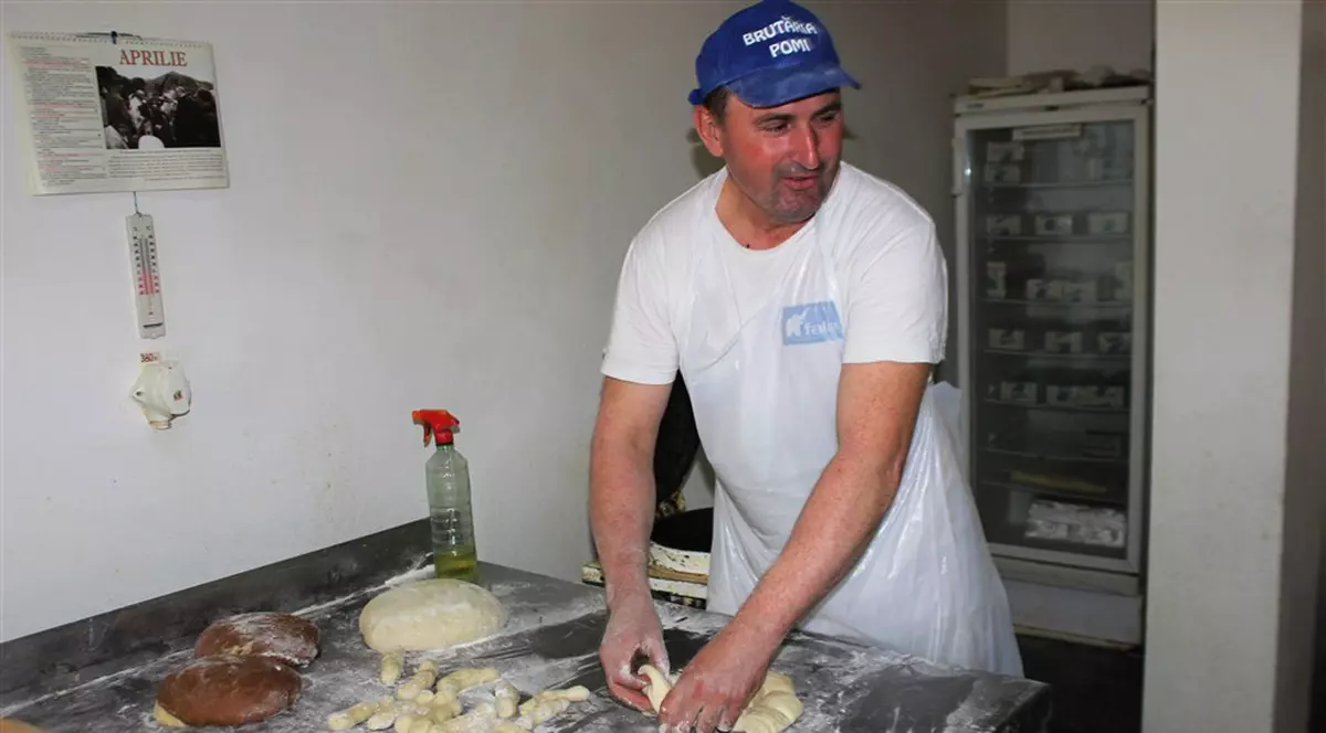 Românii cer cozonaci de acasă | FOTO