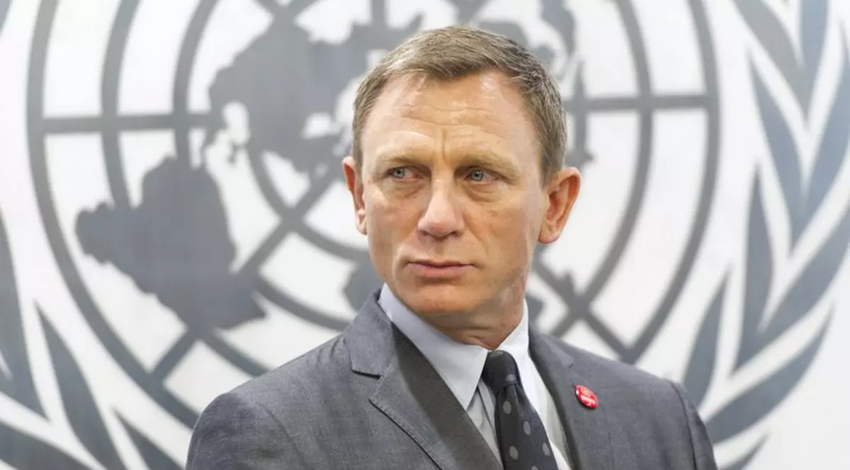 Daniel Craig a luat 5 milioane de dolari pentru a face un gest pe care TU-L faci ZILNIC