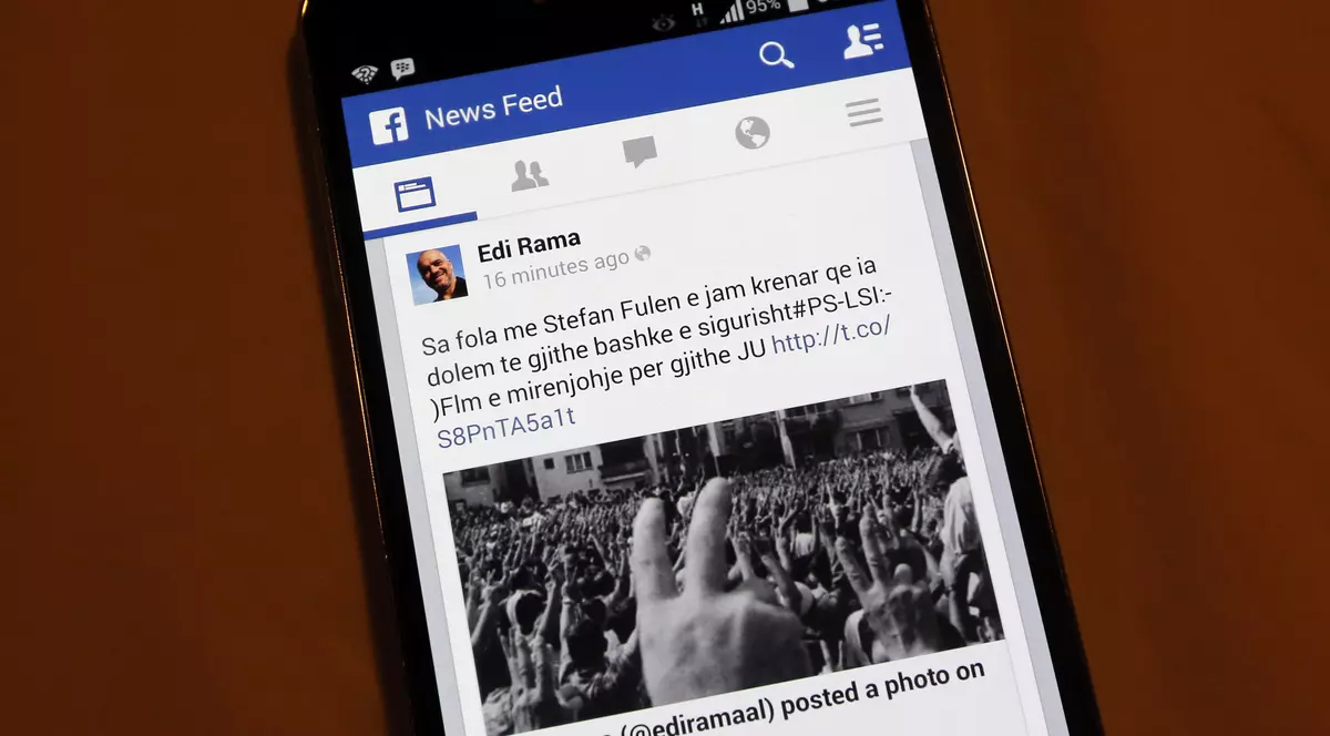 Este pentru prima data când cineva face așa ceva pe Facebook, cu acordul unui judecător