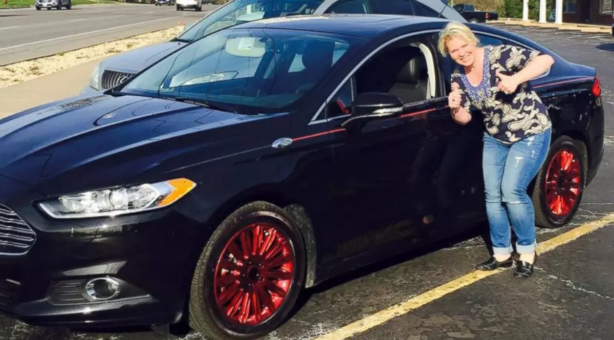 I-au furat mașina nou-nouță din fața casei! Mesajul femeii este incredibil: "Le mulțumesc hoților"