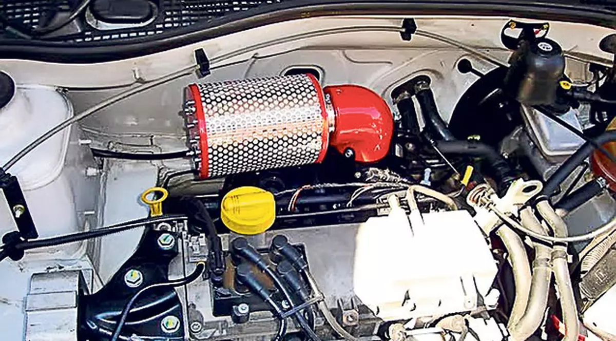 Ce țeapă și-au luat unii șoferi! Păcură folosită drept carburant auto