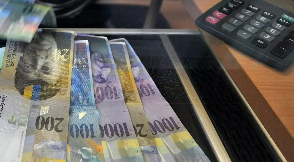 Veste de excepție! Reducere de 22,5% pentru clienţii unei bănci din România, care au credite în franci elveţieni