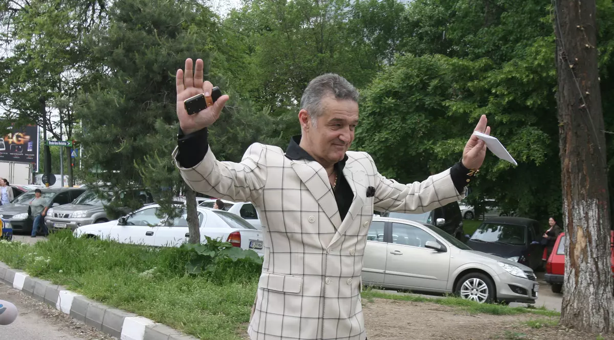 Becali spune că nu îl va schimba pe Gâlcă! Antrenorul atacă la baionetă!
