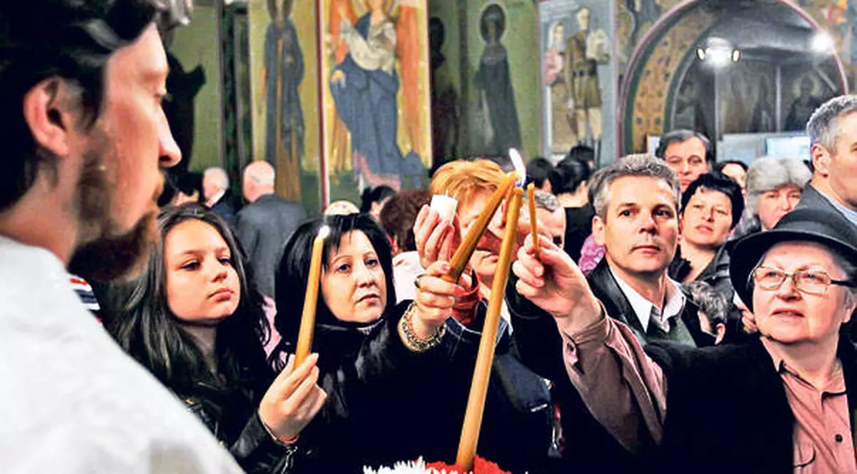 Cum să te îmbraci la slujba de Înviere