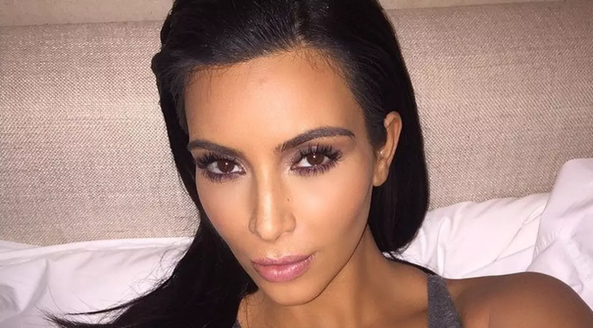 Kim Kardashian vrea să se opereze la uter pentru a putea face al treilea copil