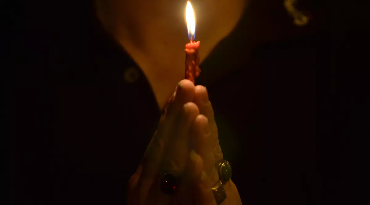 Lumina Sfântă de la Ierusalim va fi adusă, sâmbătă, în România