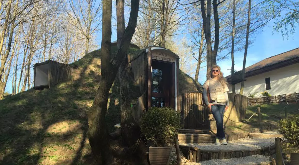 O cunoscută solistă s-a retras la mănăstire