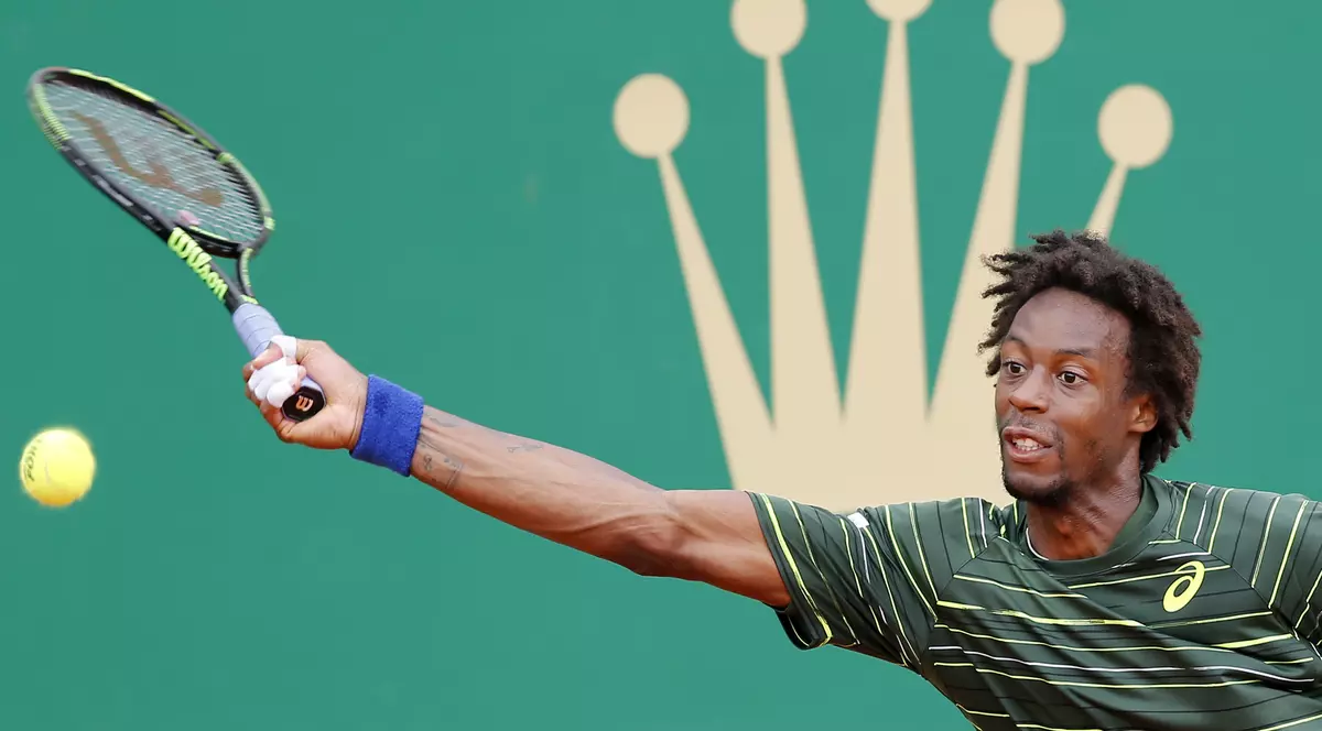 Monfils face senzație la Monte Carlo. Joacă cu spatele la fileu și elimină favoriții / VIDEO